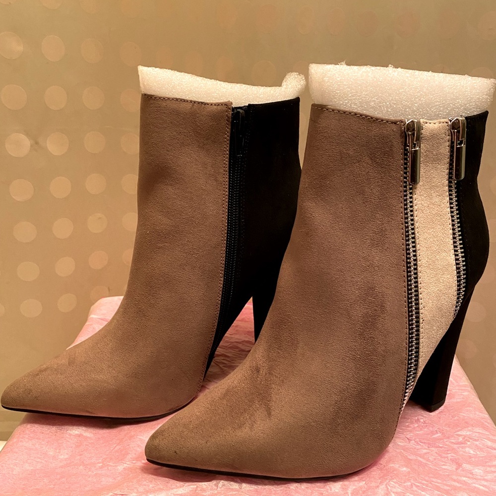 NIB TAN, BLACK & CREAM BLOCK HEELED BOOTIES!!